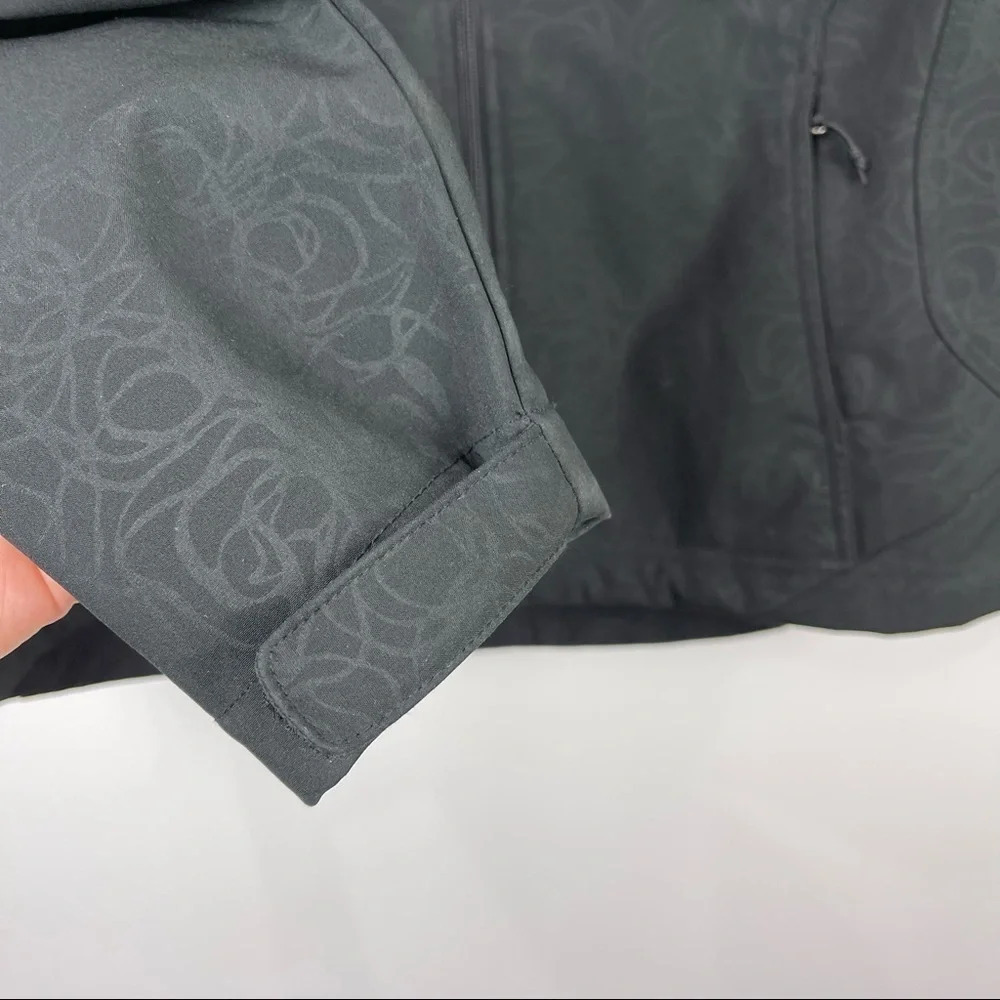 Double Diamond Black Embossed Soft Shell Fleece L… - image 6